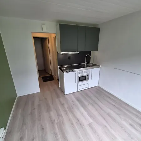 Apartment Cozy Near City, Free Parking! *