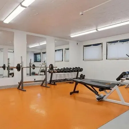 Cozy Near City, Free Parking!